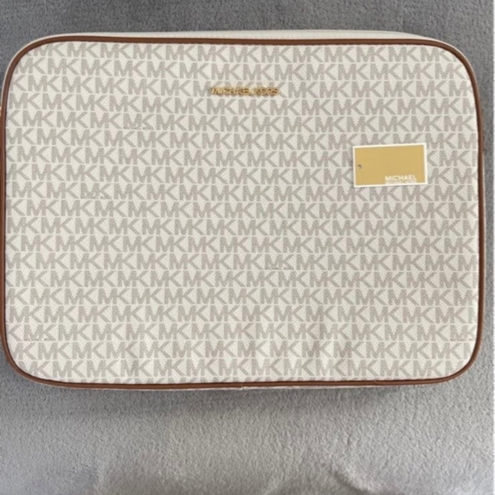 Michael Kors Jet Set Travel Laptop Case
